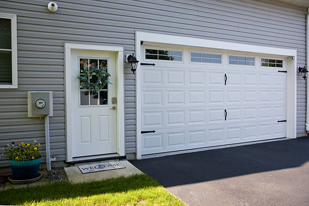 24/7 Emergency Garage Door Panel Replacement experts in Scotia, NY